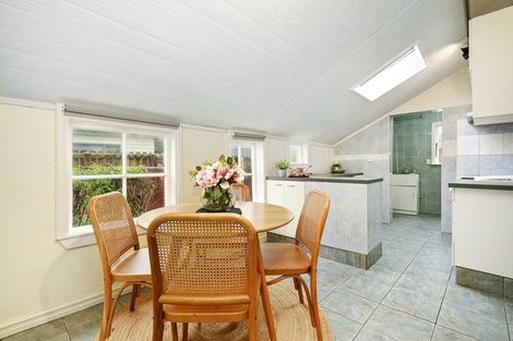 Photo of property in 14 Oxford Street, Tawa, Wellington, 5028