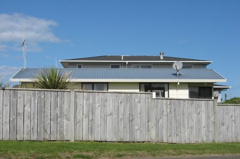Photo of property in 2 Longbeach Drive, Castlecliff, Whanganui, 4501