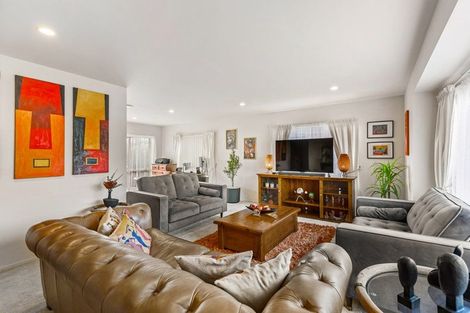 Photo of property in 8 Toledo Avenue, Henderson, Auckland, 0612