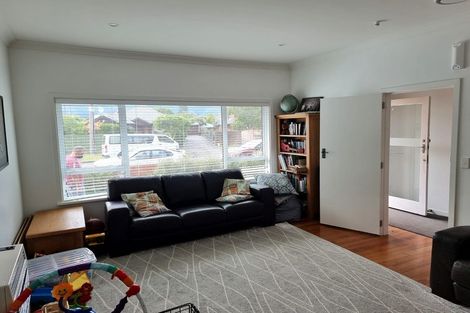 Photo of property in 21 Colin Grove, Hutt Central, Lower Hutt, 5010