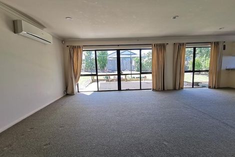Photo of property in 21 San Pedro Place, Henderson, Auckland, 0612