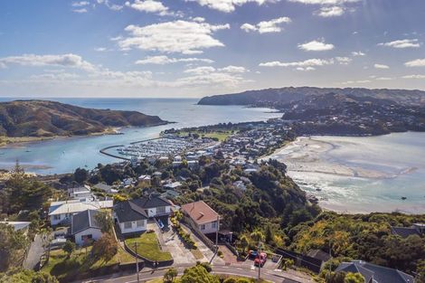 Photo of property in 54 Kahu Road, Paremata, Porirua, 5024