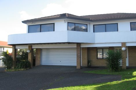 Photo of property in 1/123 Wiseley Road, West Harbour, Auckland, 0618