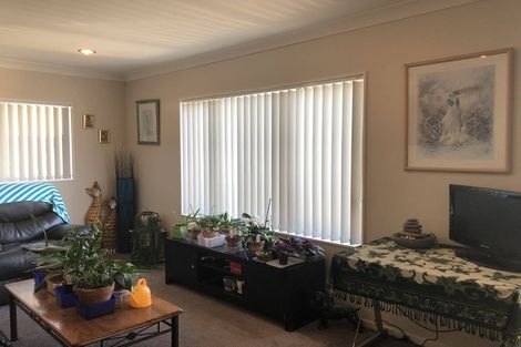 Photo of property in 10 Muirlea Drive, Flat Bush, Auckland, 2016