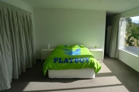 Photo of property in 25 Tamworth Crescent, Newlands, Wellington, 6037