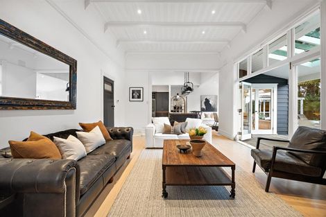 Photo of property in 70 Pomona Road, Kumeu, 0891