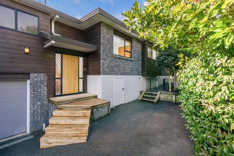 Photo of property in 1/29 Radiata Lane, Chatswood, Auckland, 0626