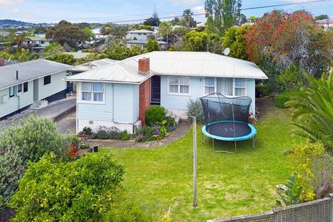 Photo of property in 7 Kelwyn Road, Kelston, Auckland, 0602