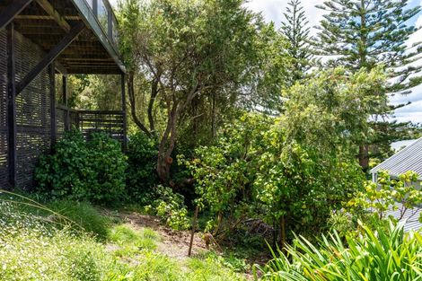 Photo of property in 14 Cliff Street, Pahi, Paparoa, 0571