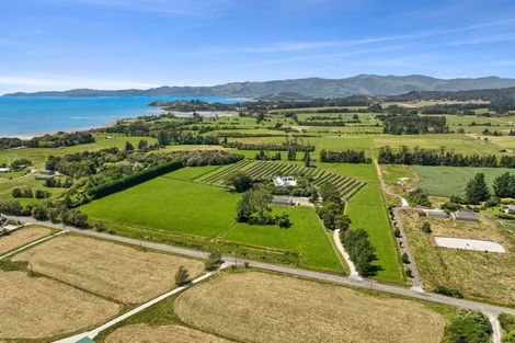 Photo of property in 120 Patons Rock Road, Patons Rock, Takaka, 7182