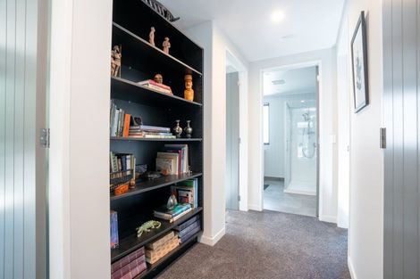 Photo of property in 6 Pukatea Close, Raumati Beach, Paraparaumu, 5032