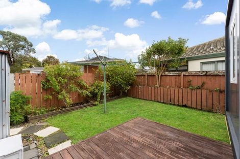 Photo of property in 3/51 Fruitvale Road, New Lynn, Auckland, 0600
