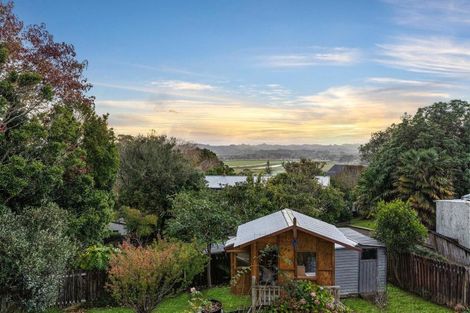 Photo of property in 93 Garfield Road, Helensville, 0800