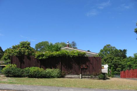 Photo of property in 25 Ridgewood Crescent, Birkenhead, Auckland, 0626