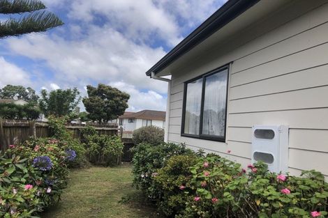 Photo of property in 13a Etherton Drive, Weymouth, Auckland, 2103
