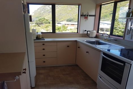 Photo of property in 14 Bolton Place, Hicks Bay, Tikitiki, 4087