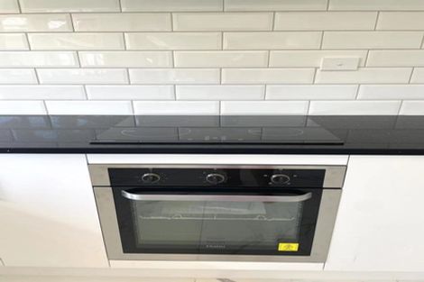 Photo of property in 21 Woodview Rise, Botany Downs, Auckland, 2010