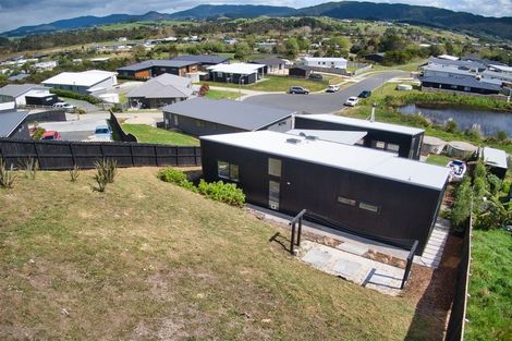 Photo of property in 32 Northcoast Place, Mangawhai Heads, Mangawhai, 0505