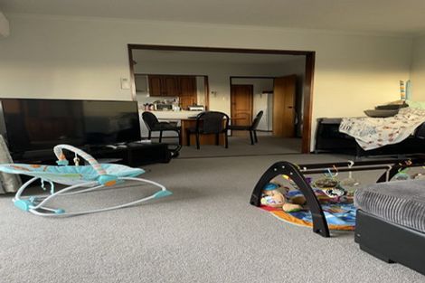 Photo of property in 1/2 Sunbeam Place, Halswell, Christchurch, 8025