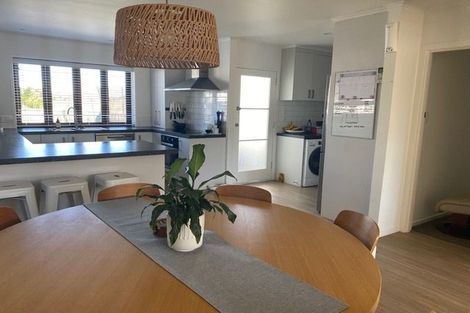 Photo of property in 14 Upham Street, Havelock North, 4130