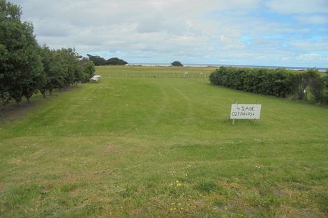 Photo of property in 85 Seaview Road, Herbertville, 4970