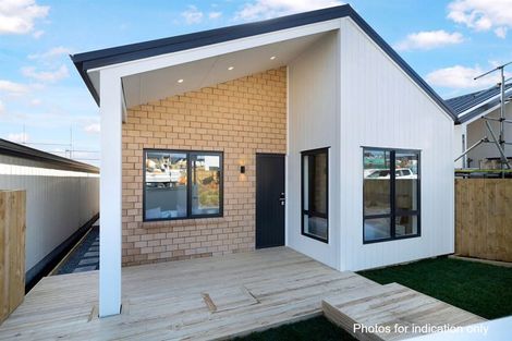 Photo of property in 40 Neretva Avenue, Massey, Auckland, 0614