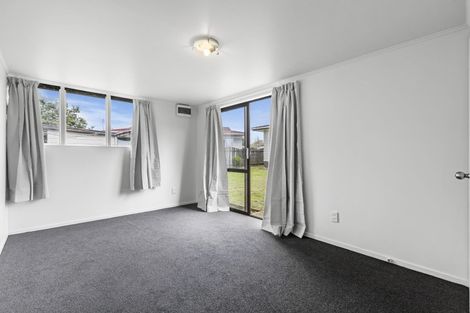 Photo of property in 496 Roscommon Road, Clendon Park, Auckland, 2103