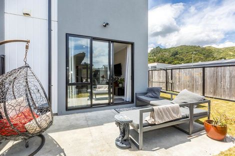 Photo of property in 8 Gloaming Lane, Wallaceville, Upper Hutt, 5018