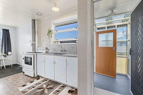 Photo of property in 19 Hume Street, Waitara, 4320