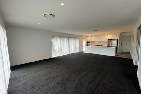 Photo of property in 12 Boocock Crescent, Orewa, 0931