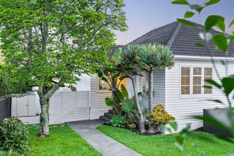 Photo of property in 453 Point Chevalier Road, Point Chevalier, Auckland, 1022