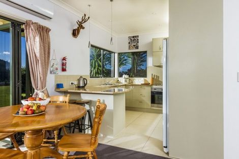 Photo of property in 107b Warman Road, Okura, Albany, 0792