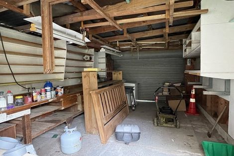 Photo of property in 295 Glenfield Road, Glenfield, Auckland, 0629