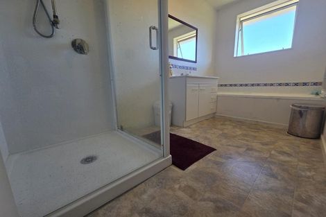 Photo of property in 17a Thistledown Place, Woolston, Christchurch, 8062