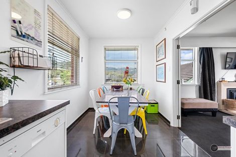 Photo of property in 41 Dowling Grove, Silverstream, Upper Hutt, 5019