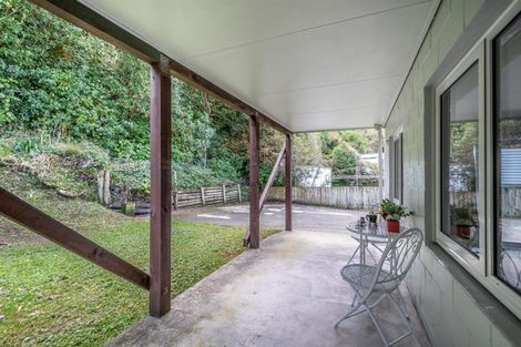 Photo of property in 52 Kiwi Crescent, Tawa, Wellington, 5028