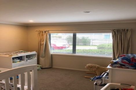 Photo of property in 5 Catlins Glen, Aotea, Porirua, 5024