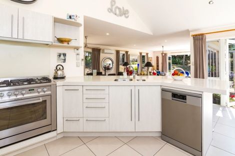 Photo of property in 58 Gillespie Place, Acacia Bay, Taupo, 3385