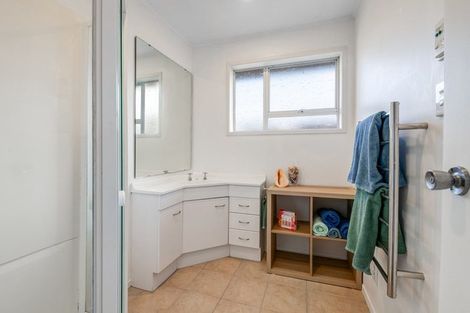 Photo of property in 2/9 Motuora Road, Manly, Whangaparaoa, 0930