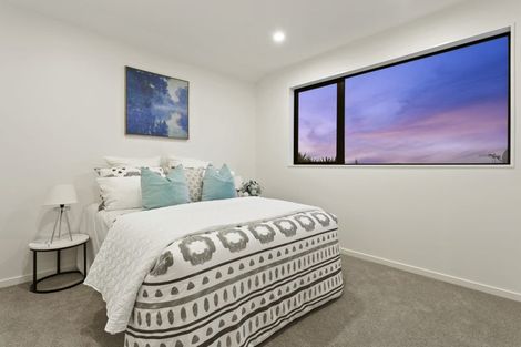 Photo of property in 1e Valron Road, Te Atatu South, Auckland, 0602