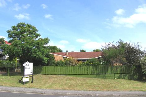 Photo of property in 14 Landsberg Way, Windsor Park, Auckland, 0632