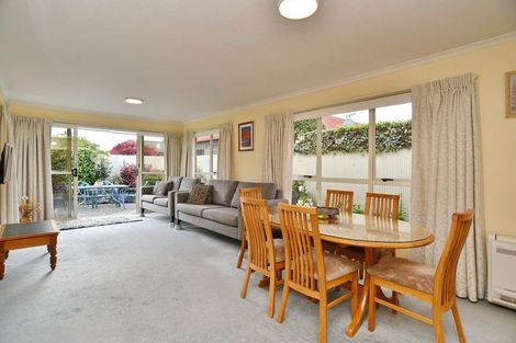 Photo of property in 2/74 Merrin Street, Avonhead, Christchurch, 8042