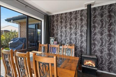 Photo of property in 4 Courtenay Place, Owhata, Rotorua, 3010