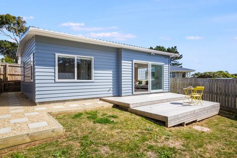 Photo of property in 5a Kaituna Street, Waitangirua, Porirua, 5024