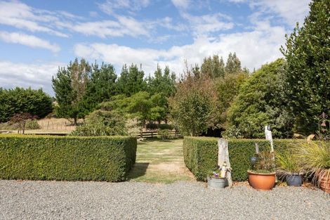 Photo of property in 28 Cowper Side Road, Dannevirke, 4976