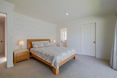 Photo of property in 8 Rothesay Place, Highbury, Palmerston North, 4412