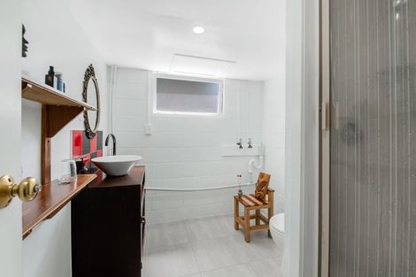 Photo of property in 42 Rawene Road, Birkenhead, Auckland, 0626