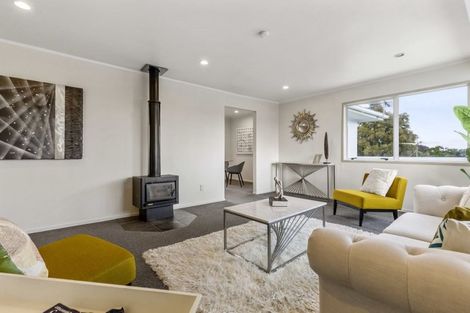 Photo of property in 10 Tamahere Drive, Glenfield, Auckland, 0629