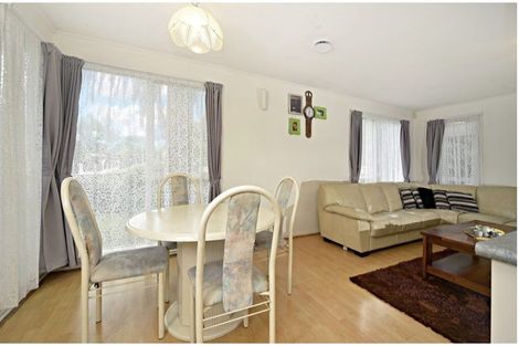 Photo of property in 24 Becker Drive, Weymouth, Auckland, 2103