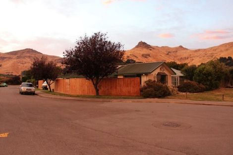 Photo of property in 8 Warner Place, Heathcote Valley, Christchurch, 8022